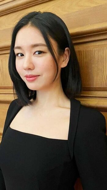 Ahn Eun Jin