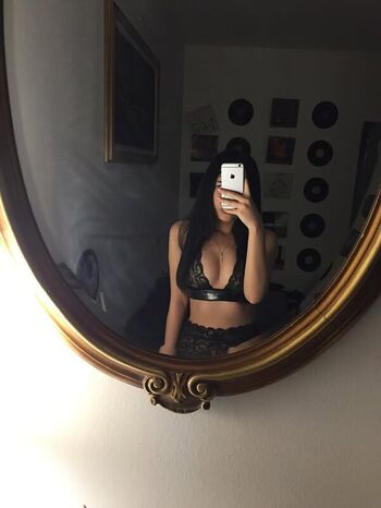 Full leaked Aishagguull private onlyfans photo