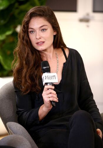 Alexa Davalos