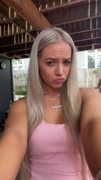 Amelia Hinton-White