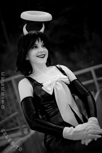Angelwings_Cos