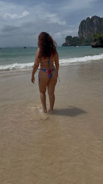 anjuthecurlygirl