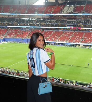 Antonela Roccuzzo Wifelionel Messi
