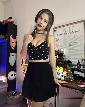 Avery Petite