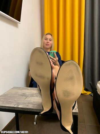 Bigfeetgirls