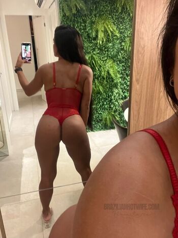 Full leaked Brazilian hotwife private onlyfans photo