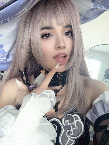 Full leaked Leona mia/ private onlyfans photo