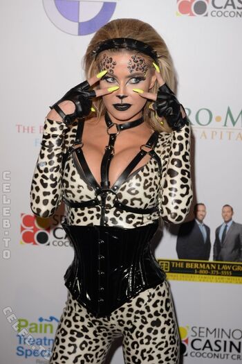 Carmen Electra