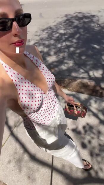 Charlotte Dobre