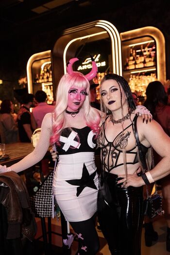 Claire Max