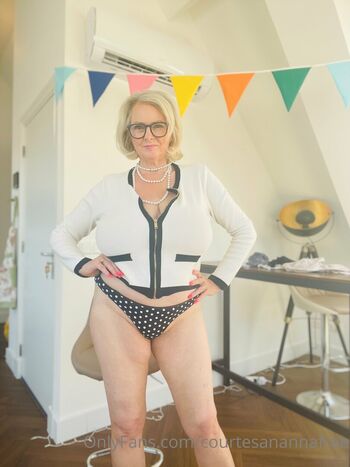 Full leaked Courtesanannafree private onlyfans photo