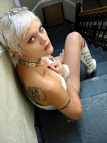 Dahlia Schweitzer