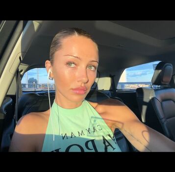 Delilah Belle Hamlin