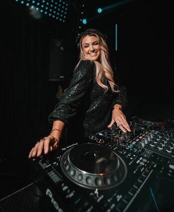 DJ Jeny Preston