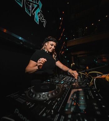 DJ Jeny Preston