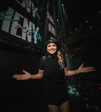 DJ Jeny Preston