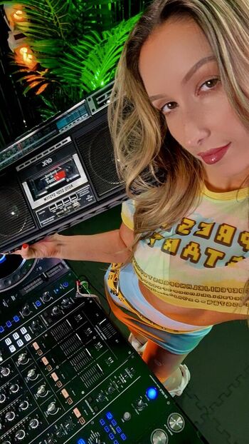 DJMissShelton