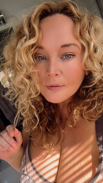 Full leaked Dutchycurves private onlyfans photo