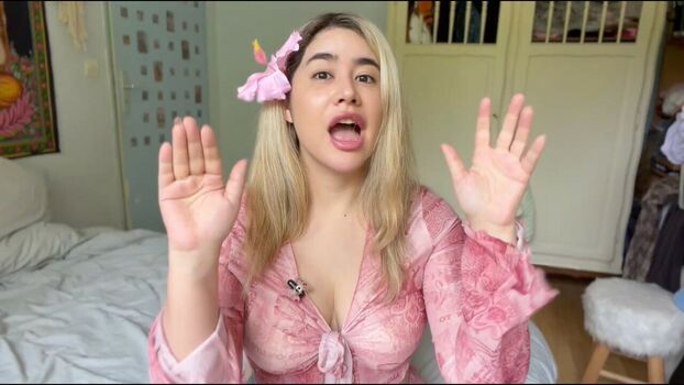 Elise ASMR