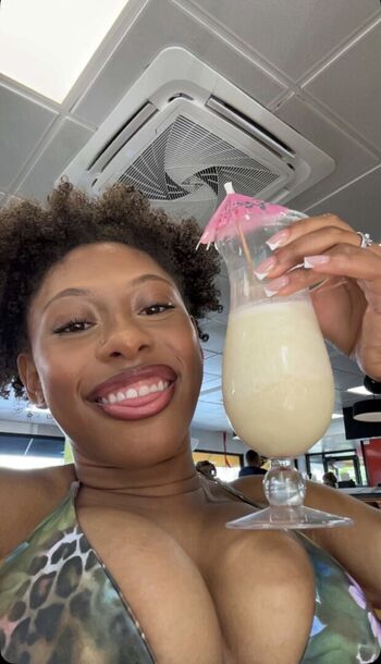 Full leaked Elyse rey private onlyfans photo