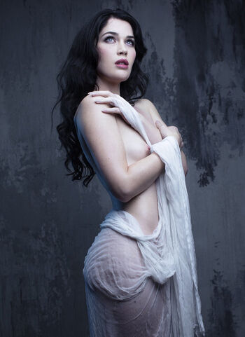 Evelyn Claire