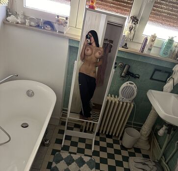 Evelyna Exclusiv