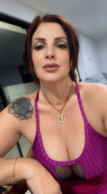 Felina_Cris