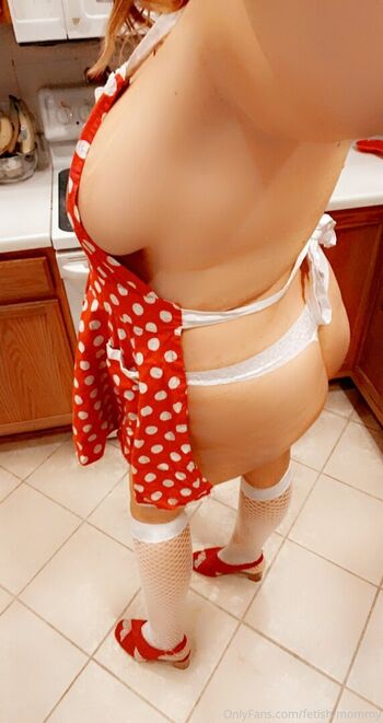 Full leaked Fetish mommy private onlyfans photo