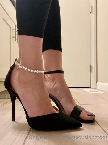Full leaked Gorgeouslongtoes private onlyfans photo