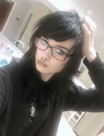 Graveyardbaby008