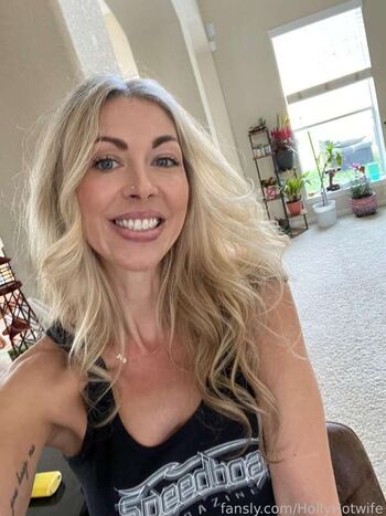 Holly Hotwife