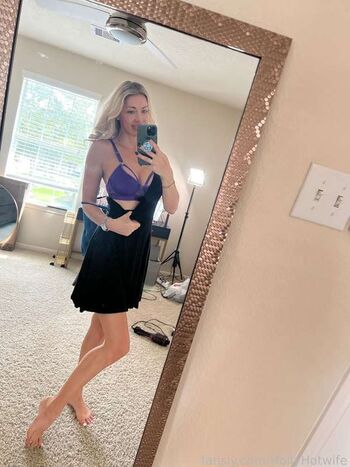 Holly Hotwife