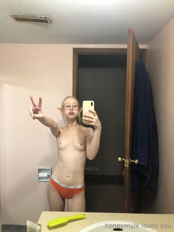 Full leaked Honeymylk private onlyfans photo