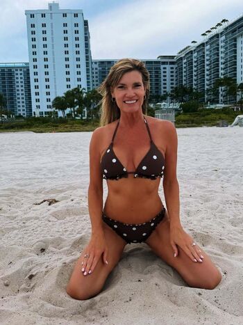 Hot_Wife_Amber