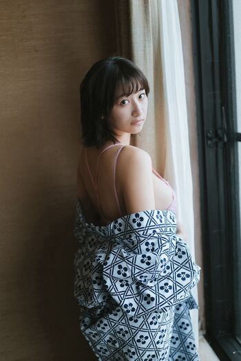Ina Enohara 榎原依那