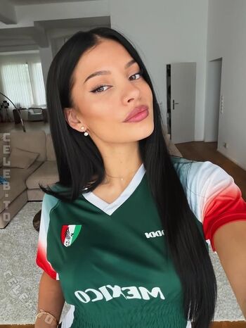 Ivana Santacruz