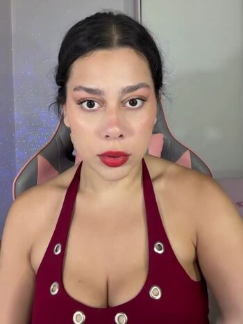 Julia Alvarenga