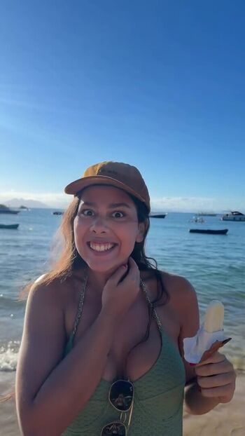 Julia Alvarenga