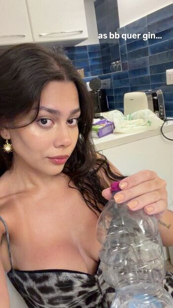 Julia Alvarenga