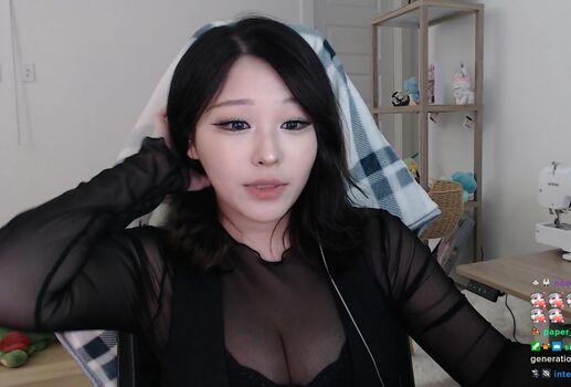 Kang Hee Yoon