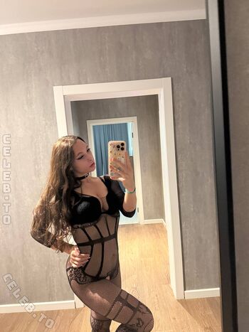 Full leaked Karolineneuerx private onlyfans photo
