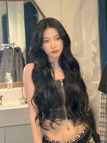 Kazuha Nakamura 中村 一葉