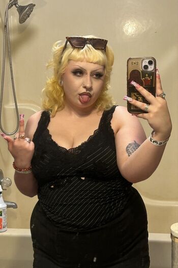 ladyohbitchuary