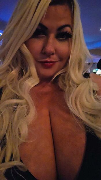 Lara Moore