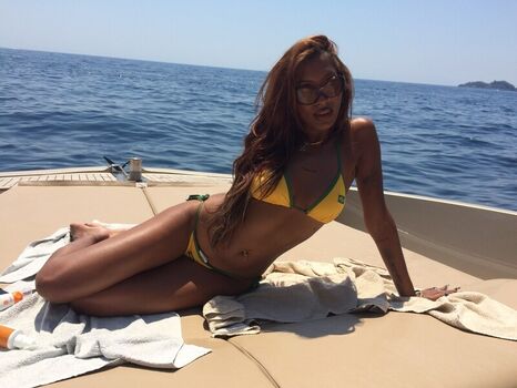 Lara Raj