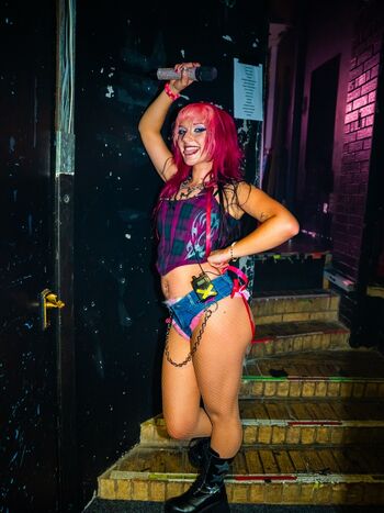 Lauren Tate Delilah Bon
