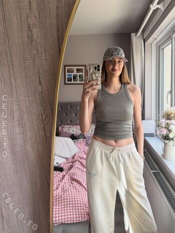 leahrosennamoore