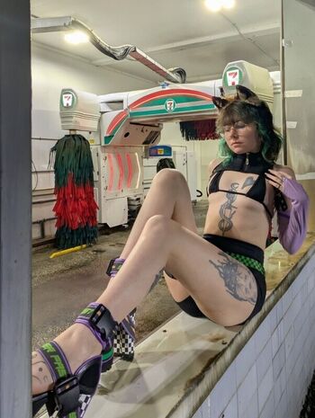 lilpeachyfox