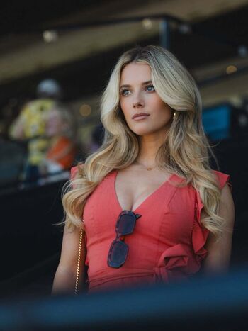 Lindsay Brewer
