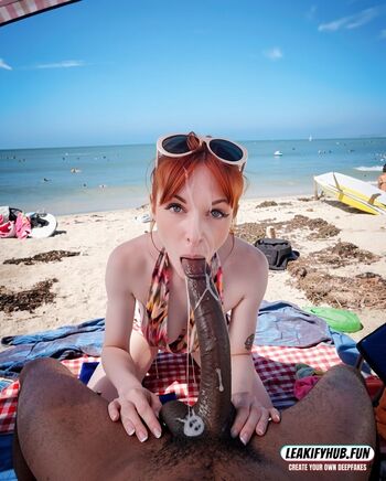 Lisa Foiles